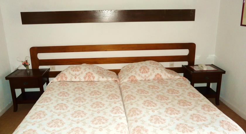 Hotel Le Mas Fleuri Верне-ле-Бен Номер фото