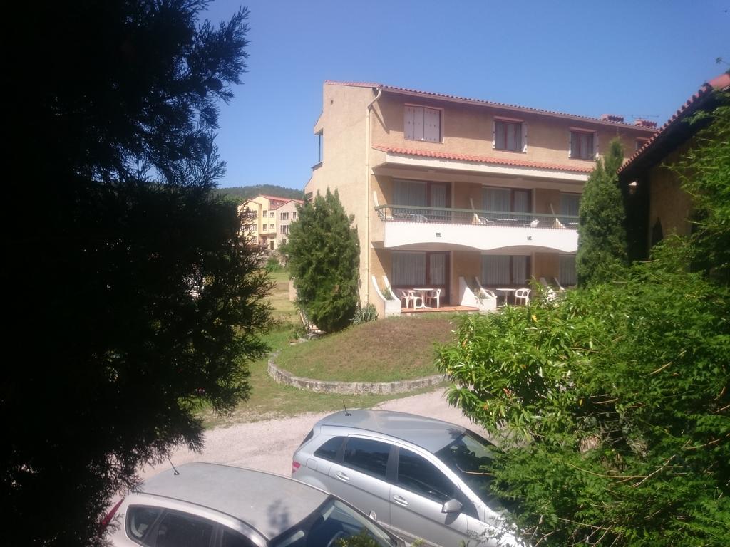 Hotel Le Mas Fleuri Верне-ле-Бен Экстерьер фото