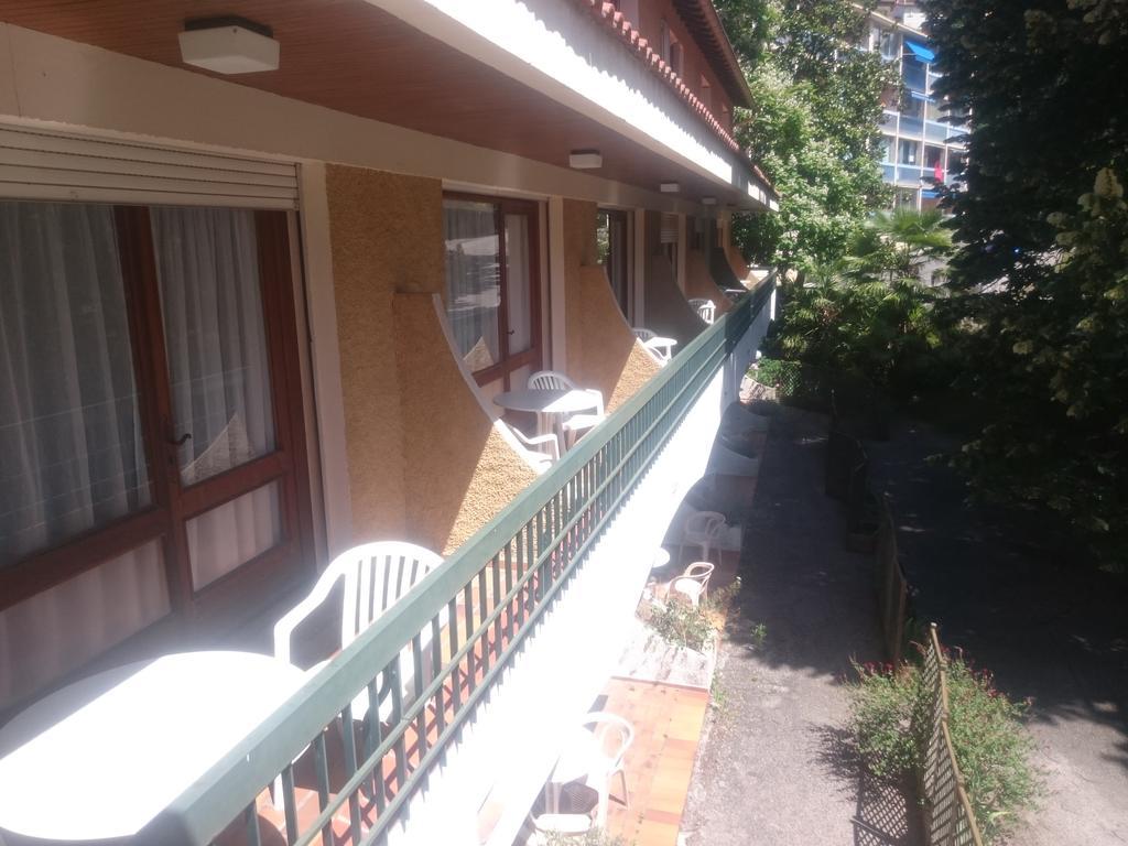 Hotel Le Mas Fleuri Верне-ле-Бен Экстерьер фото