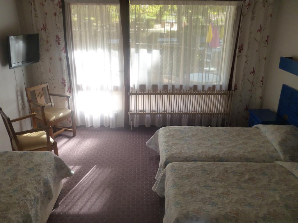 Hotel Le Mas Fleuri Верне-ле-Бен Экстерьер фото