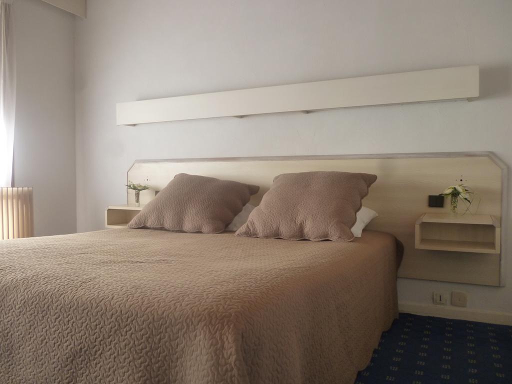 Hotel Le Mas Fleuri Верне-ле-Бен Экстерьер фото